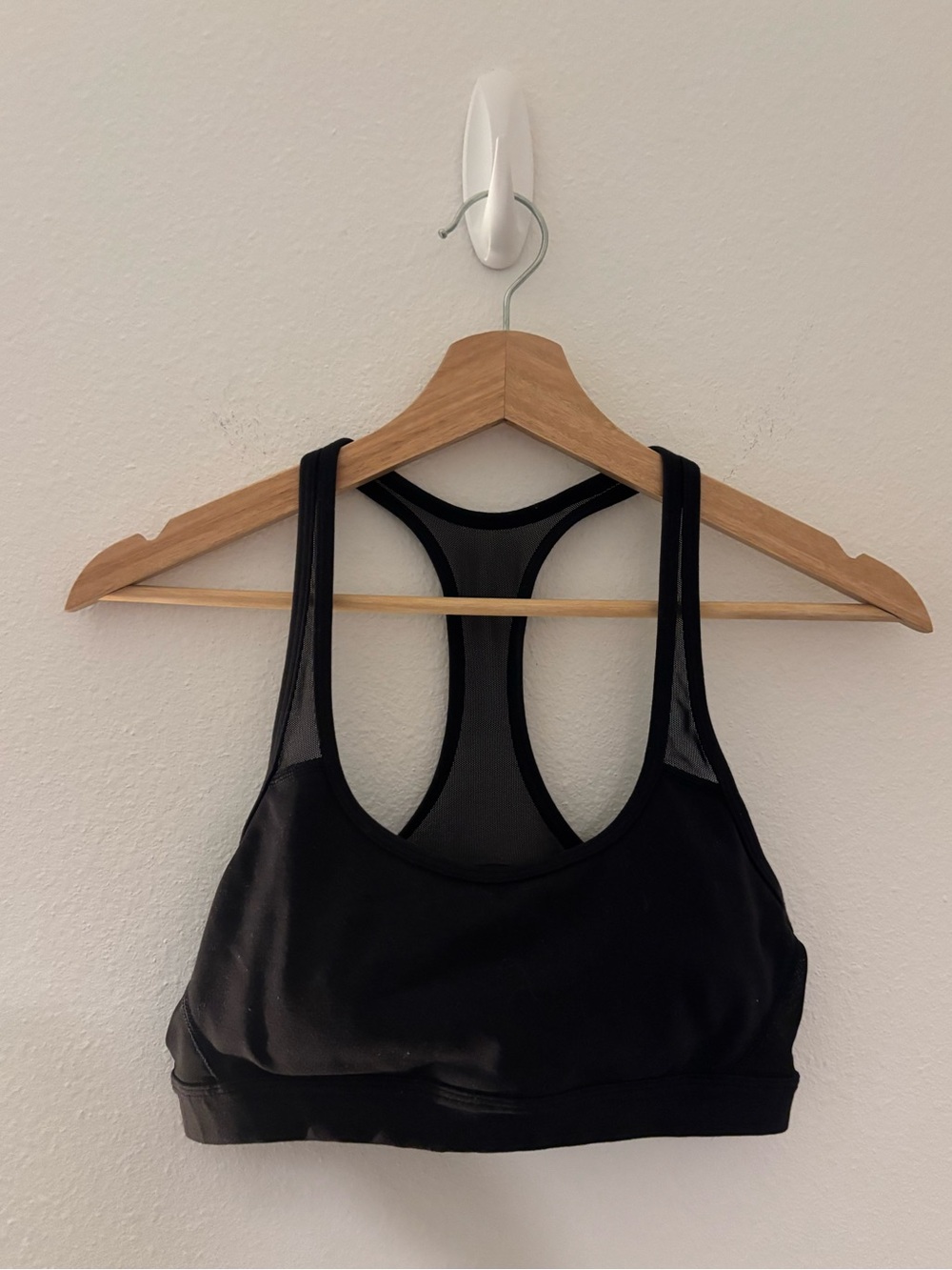 Aritzia golden LIFE strive sports bra in black